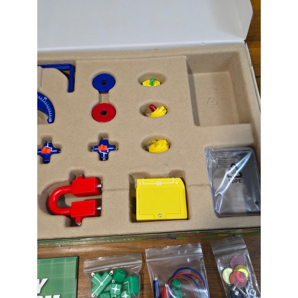 Thames & Kosmos Electricity & Magnetism STEM Kit Complete Set - Picture 4 of 6